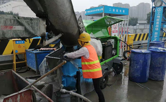 小型液壓混凝土濕噴機施工現場-0